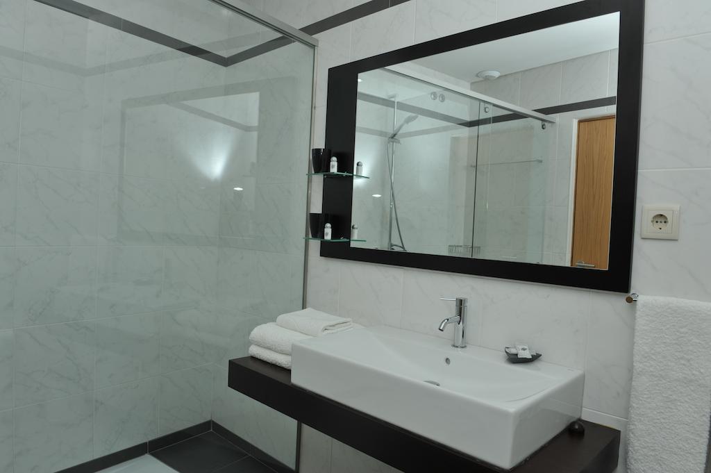 ホテル Pensao Santo Antonio Vila Nova de Famalicão 部屋 写真
